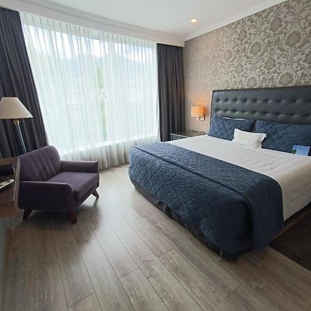 Aparta Hotel Torres De Suites Quito Exteriör bild