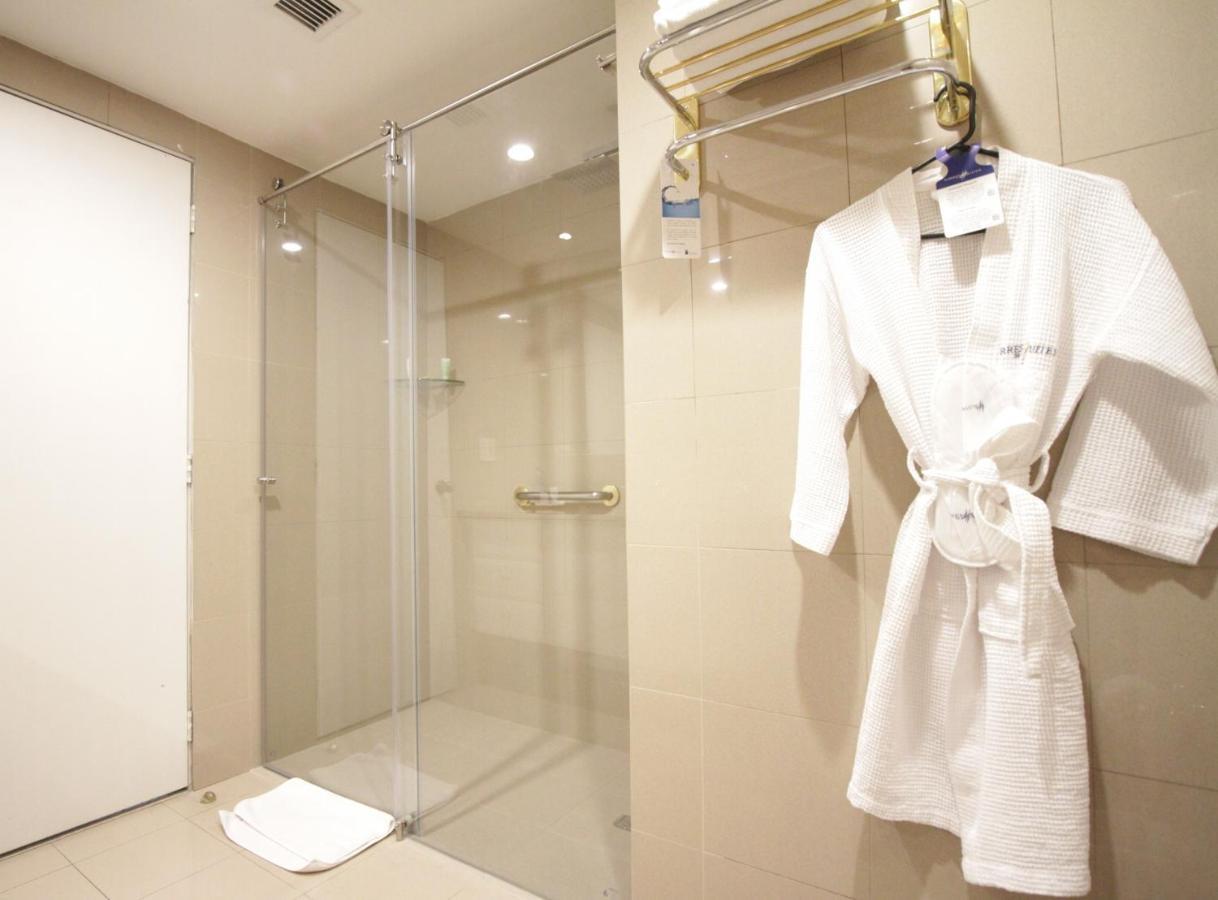 Aparta Hotel Torres De Suites Quito Exteriör bild