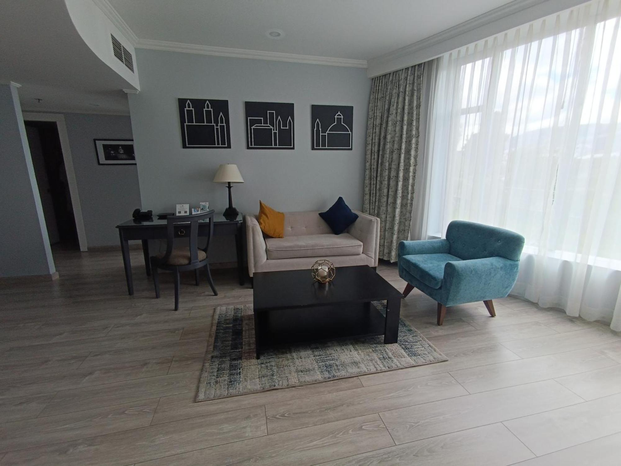 Aparta Hotel Torres De Suites Quito Exteriör bild