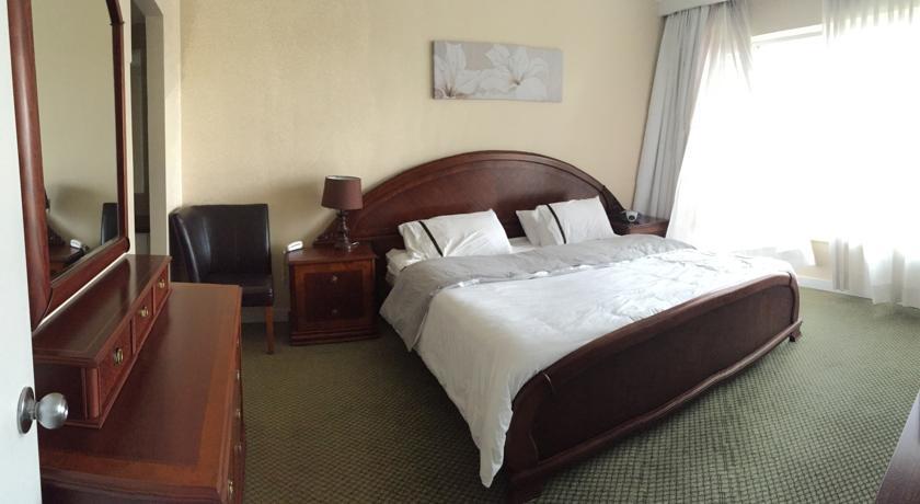 Aparta Hotel Torres De Suites Quito Rum bild