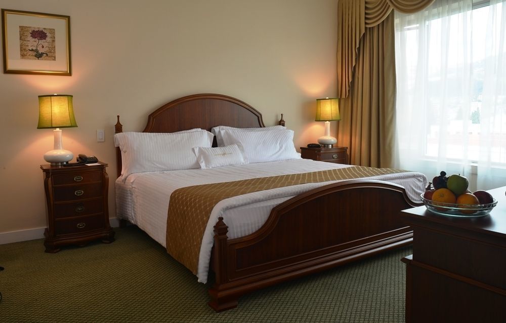 Aparta Hotel Torres De Suites Quito Exteriör bild