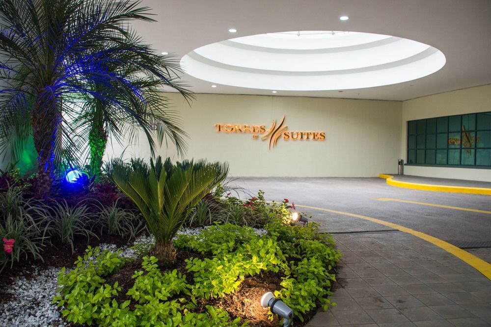 Aparta Hotel Torres De Suites Quito Exteriör bild